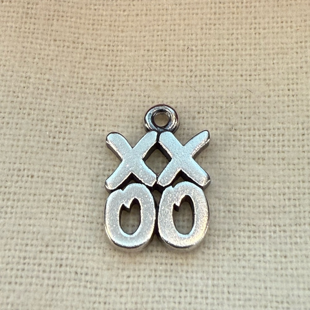 James Avery Retired Sterling Silver XOXO Charm